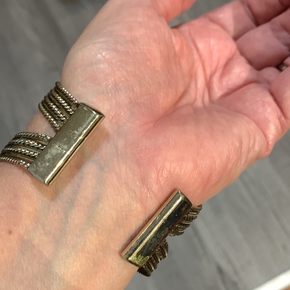 Unique bracelet statement piece - Picture 3 of 5